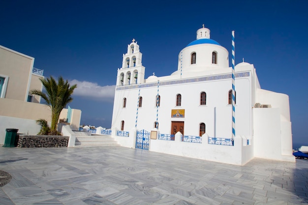 Bela cidade pequena e vista da paisagem em santorini ou oia isalnd grécia.