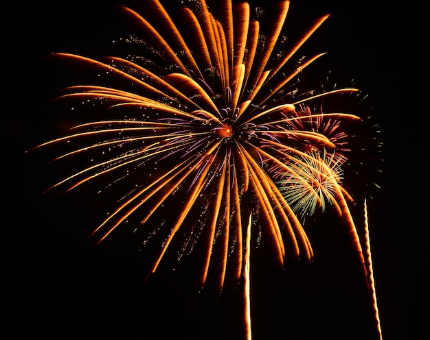 Bela exibição de fogos de artifício para comemoração