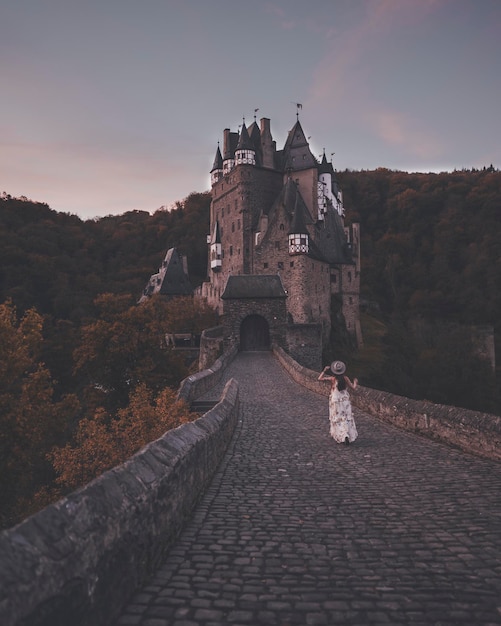 Bela foto do castelo de eltz em wierschem alemanha