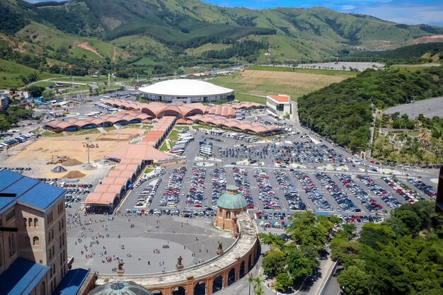 Bela igreja da montanha azul