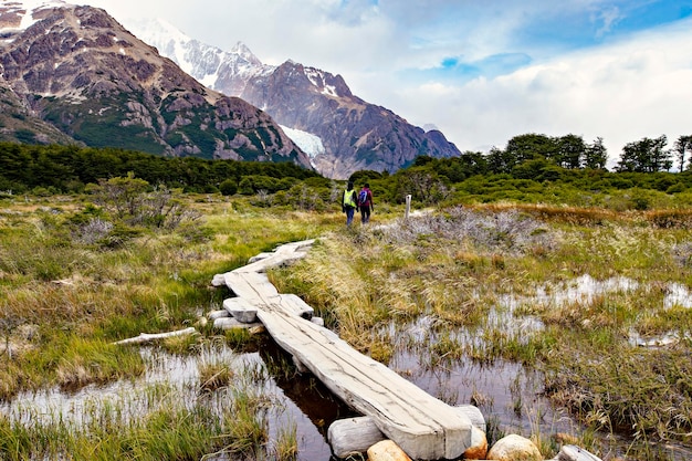 Bela natureza da Patagônia. Trilha Fitz Roy, vista da Cordilheira dos Andes, Parque Nacional Los Glaciers