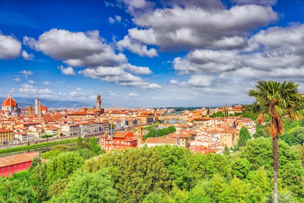 Bela paisagem acima do panorama na vista histórica da Florença de Boboli Gardens Giardino di Boboli point Itália