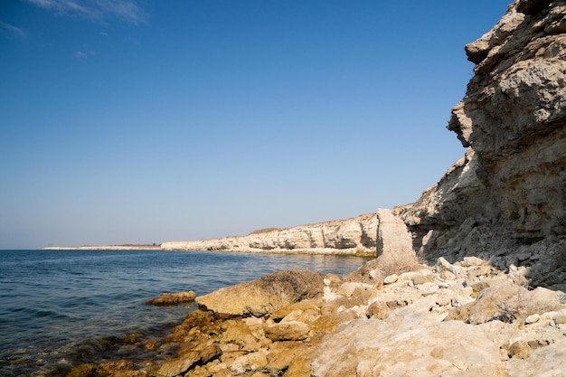 Bela paisagem do mar Rocky West cost da Crimeia Europa Ucrânia