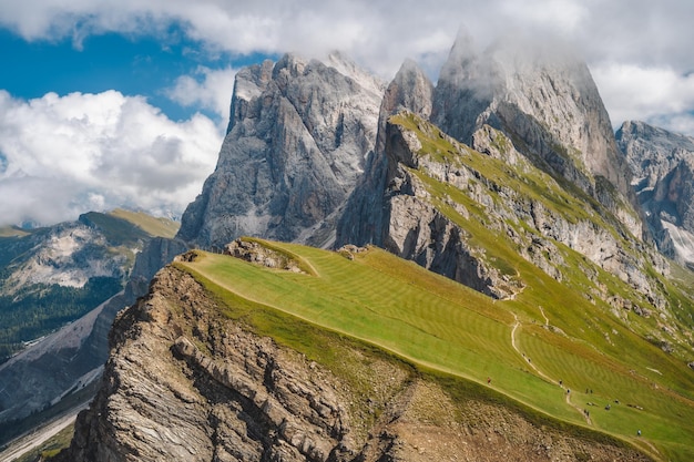 Bela paisagem do pico de Seceda nas Dolomitas Alpes Odle cordilheira Tirol do Sul Itália Europa