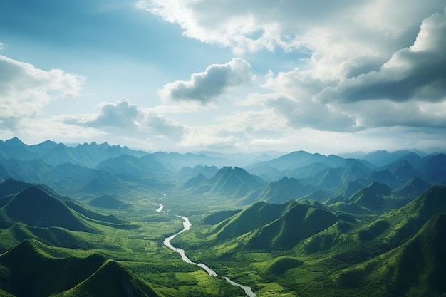 Bela paisagem montanhosa com céu azul e nuvens