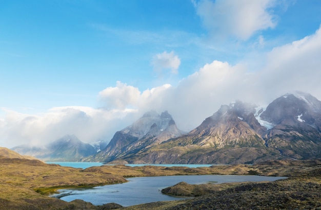 Bela paisagem montanhosa no Parque Nacional Torres Del Paine, Chile