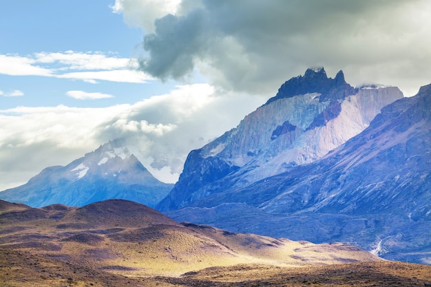 Bela paisagem montanhosa no Parque Nacional Torres Del Paine, Chile