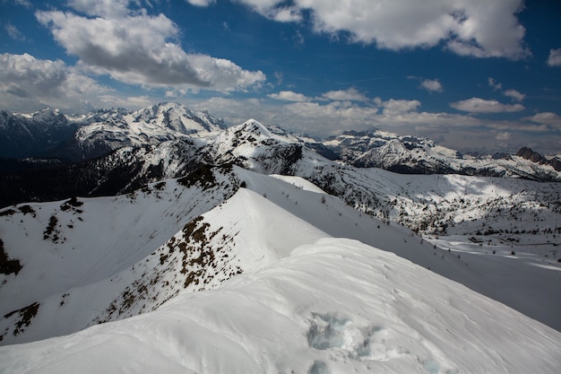 Bela paisagem montanhosa nos Alpes italianos.