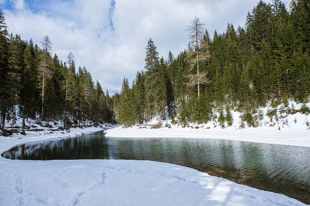 Bela paisagem montanhosa nos Alpes italianos.