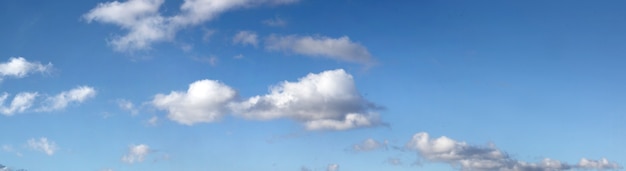 Bela paisagem panorâmica em um dia ensolarado.