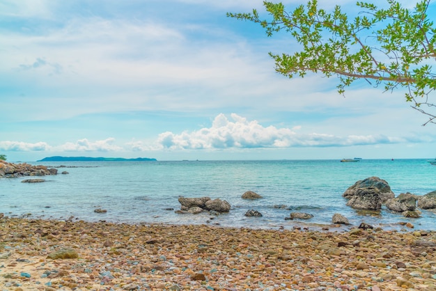 bela praia tropical em Koh Larn em Pattaya