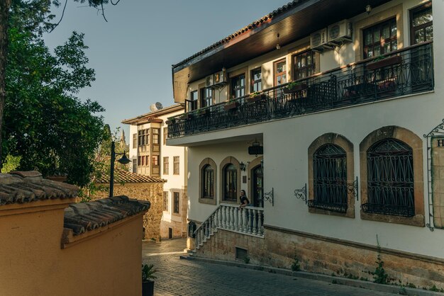 Foto bela rua em kaleici, destino turístico popular na turquia