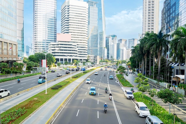 Bela rua Sudirman na cidade de Jacarta