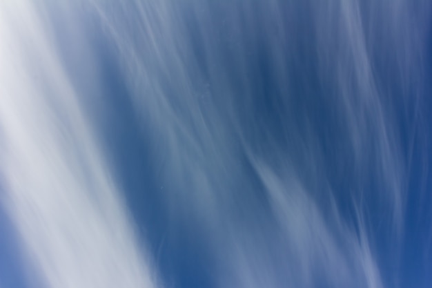 Bela textura de fundo de um céu azul nublado