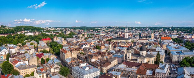 Bela vista aérea do centro histórico da cidade de lviv na Ucrânia