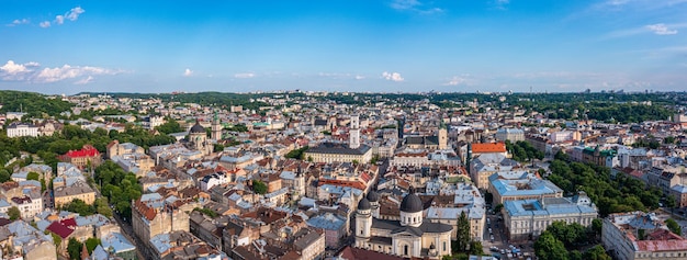 Bela vista aérea do centro histórico da cidade de lviv na Ucrânia