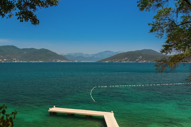 Bela vista da Baía de Kotor