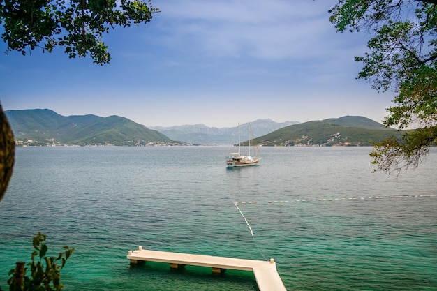 Bela vista da Baía de Kotor