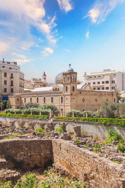 Bela vista da Catedral de São Jorge no centro de Beirute, Líbano