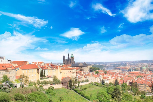 Bela vista da Catedral de São Vito, Castelo de Praga e Mala Strana em Praga, República Tcheca