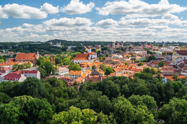 Bela vista da cidade velha de Vilnius