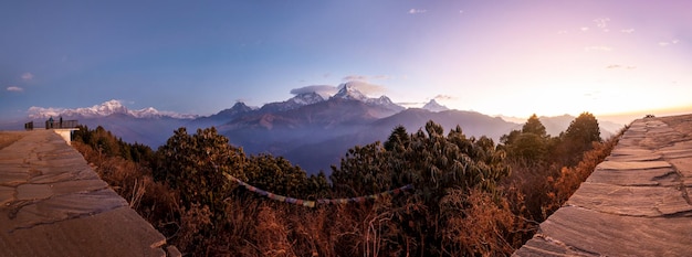 Bela vista da cordilheira Annapurna Nepal