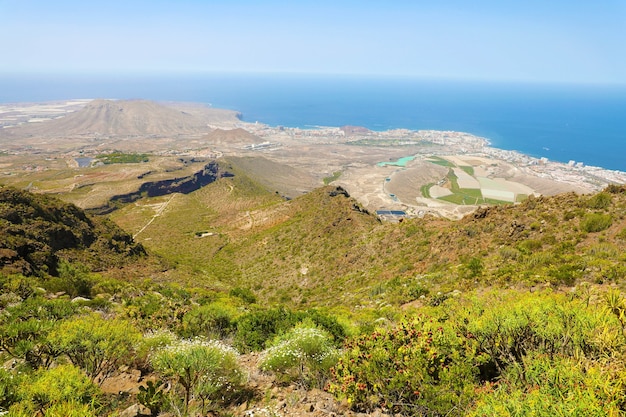 Bela vista da costa sul de tenerife