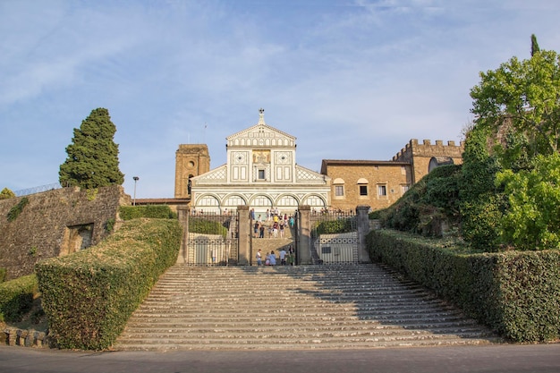 Bela vista da Igreja de San Miniato al Monte em Florença Itália