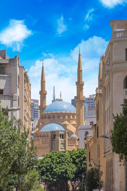 Foto bela vista da mesquita mohammad al-amin e do centro de beirute, líbano