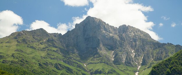 Bela vista da montanha Khustup na Armênia