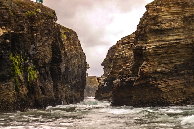 Bela vista da praia das catedrais na espanha