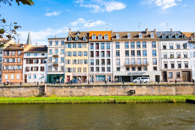 Bela vista da rua do famoso marco de Estrasburgo na França, 28 de outubro de 2022