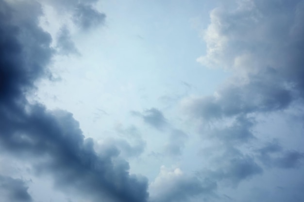 Bela vista do céu com nuvens ao ar livre