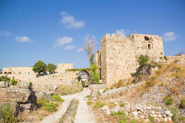 Bela vista do Forte Cruzado em Byblos (também conhecido como Jubayl ou Jebeil), Líbano