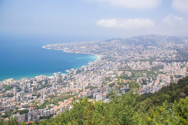 Bela vista do funicular na estância turística de Jounieh do Monte Harisa, Líbano