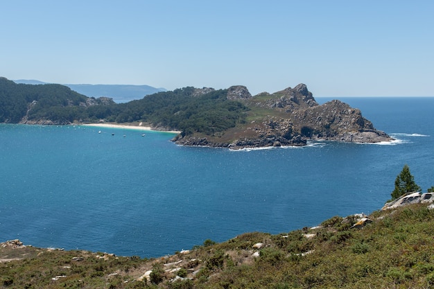 Foto bela vista do mar, parque nacional das ilhas do atlântico, 