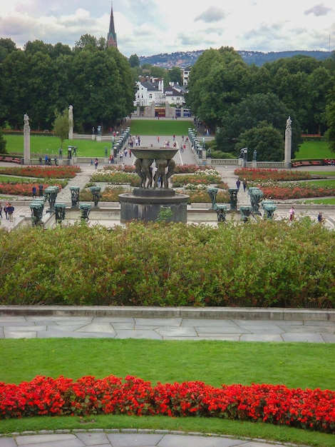 Bela vista do parque em um dia de verão Oslo Noruega