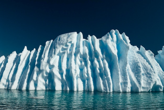 Bela vista dos icebergs na antártica