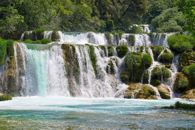 Belas cachoeiras no parque nacional Krka, na Croácia