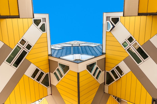 Belas casas de cubo em Roterdão