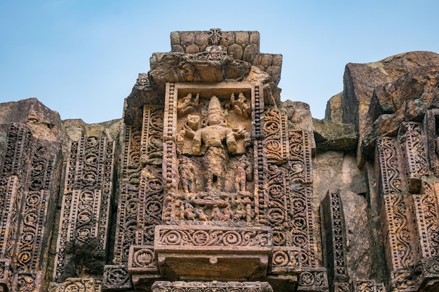 Belas esculturas de esculturas Konark Sun Temple na Índia