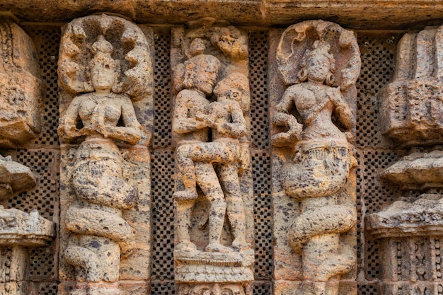 Belas esculturas de esculturas Konark Sun Temple na Índia