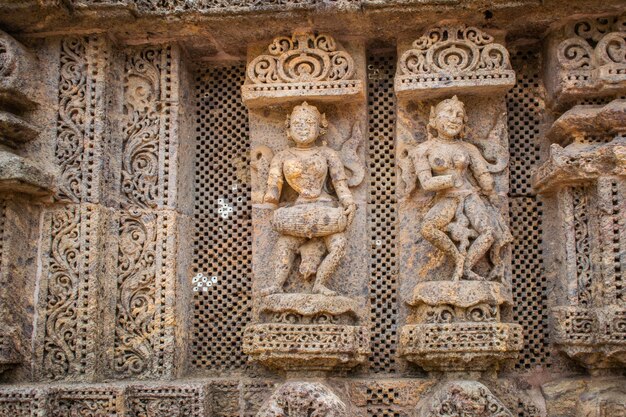 Belas esculturas de esculturas Konark Sun Temple na Índia