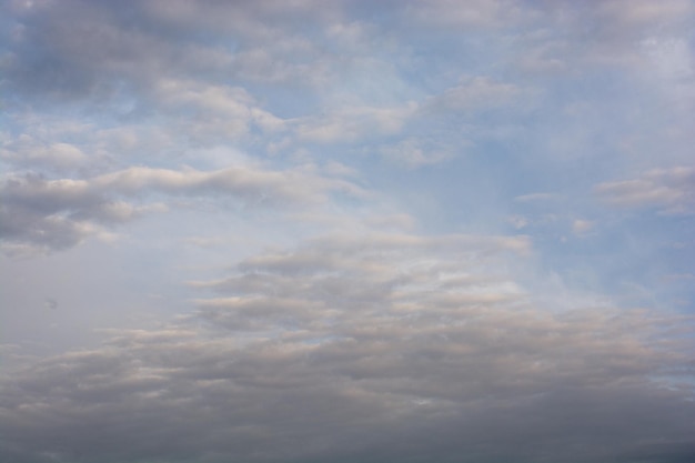 Foto belas nuvens brancas