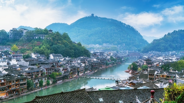 Belas paisagens da antiga cidade de Fenghuang