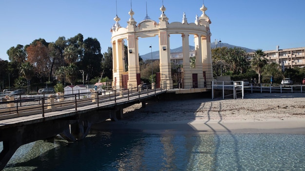 Belas paisagens italianas, praia de Mondello, Palermo, Sicília