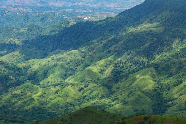 Belas paisagens montanhosas em Phutabberk Phetchabun ThailandxAxA