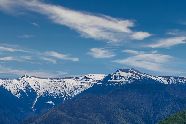 Belas paisagens montanhosas nas montanhas de Fagaras, na Romênia