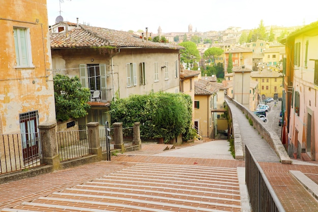 Foto belas ruas antigas de perugia, umbria, itália