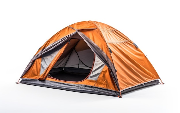 Belas tendas de acampamento laranjas isoladas em fundo branco